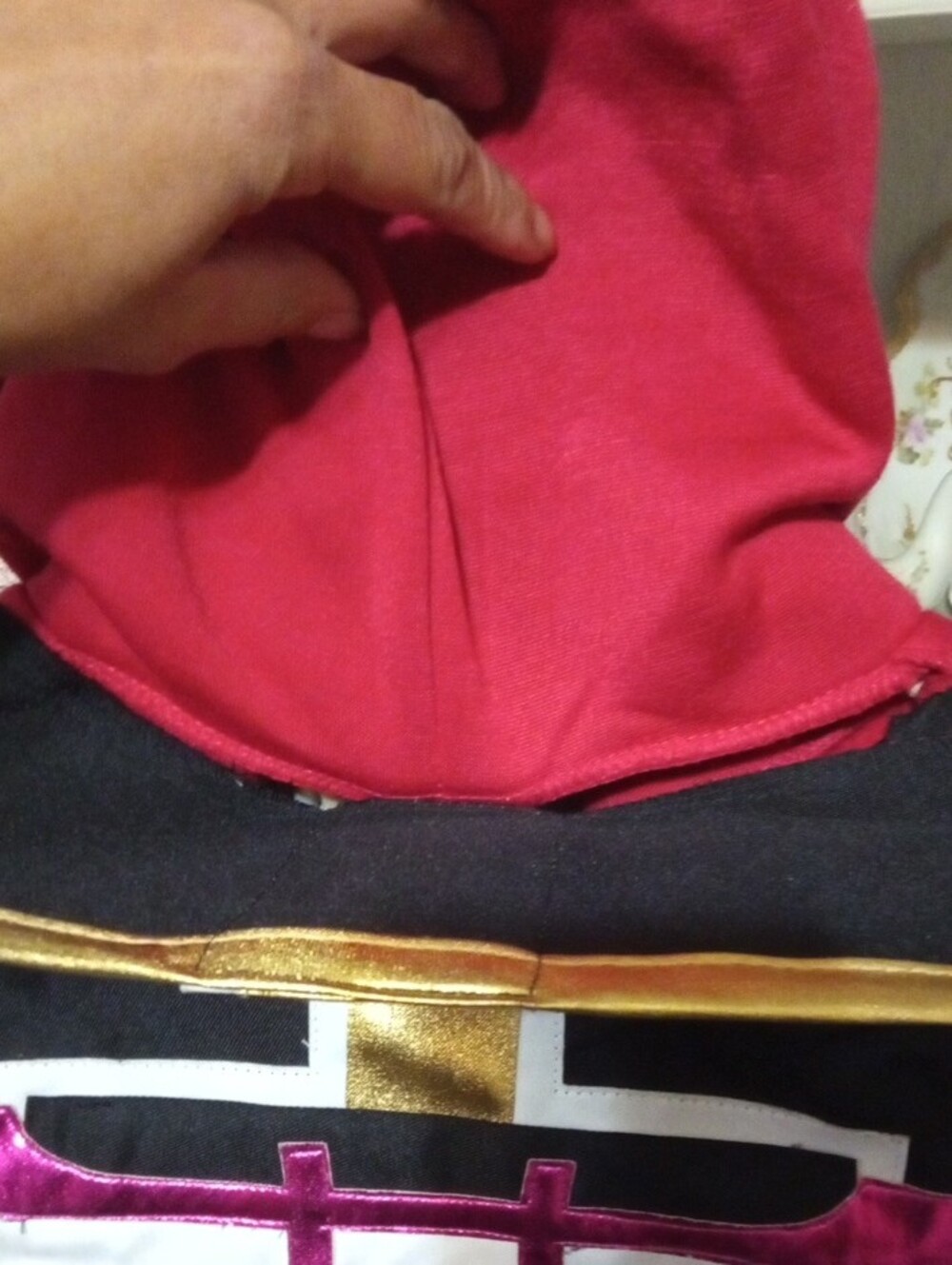 Spirit Kids Black Cape with Pink Panel and Gold Trim - Picture 4 of 5